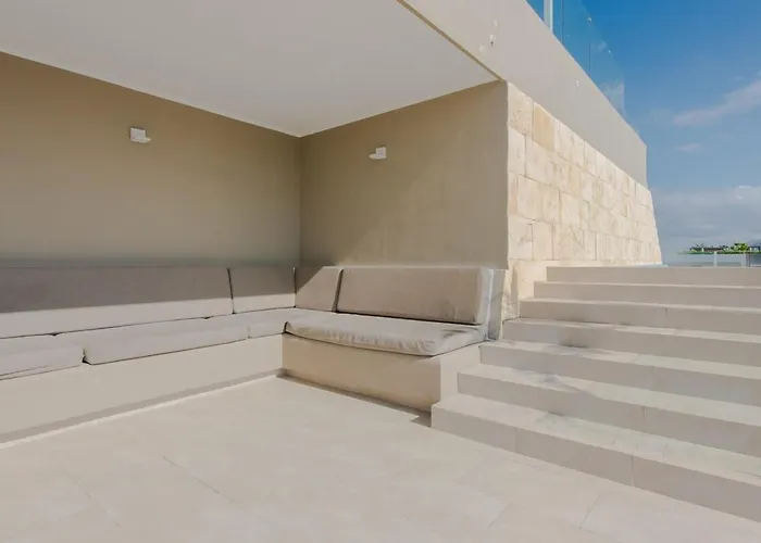 Ferienhaus Chic Space, Private Balcony, Roof Pool, Good Wifi