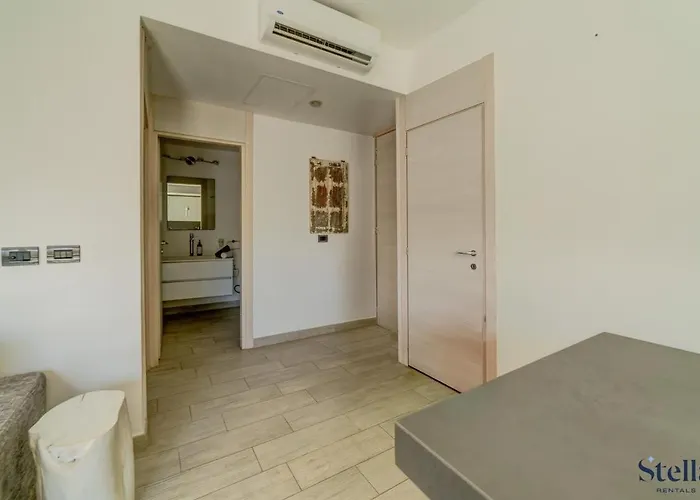 Ferienhaus Chic Space, Private Balcony, Roof Pool, Good Wifi