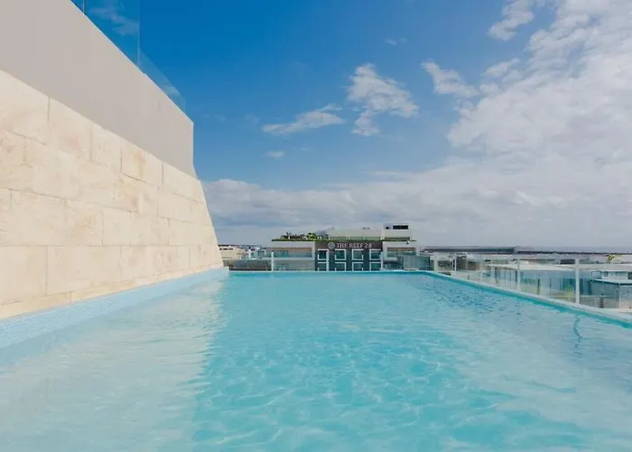Chic Space, Private Balcony, Roof Pool, Good Wifi Ferienhaus *